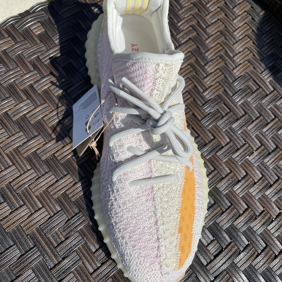 Adidas Yeezy 350 Light Size 9.5